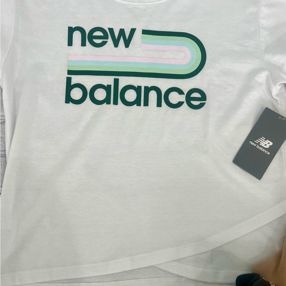 New Balance Teeshirt - Picture 3 of 5